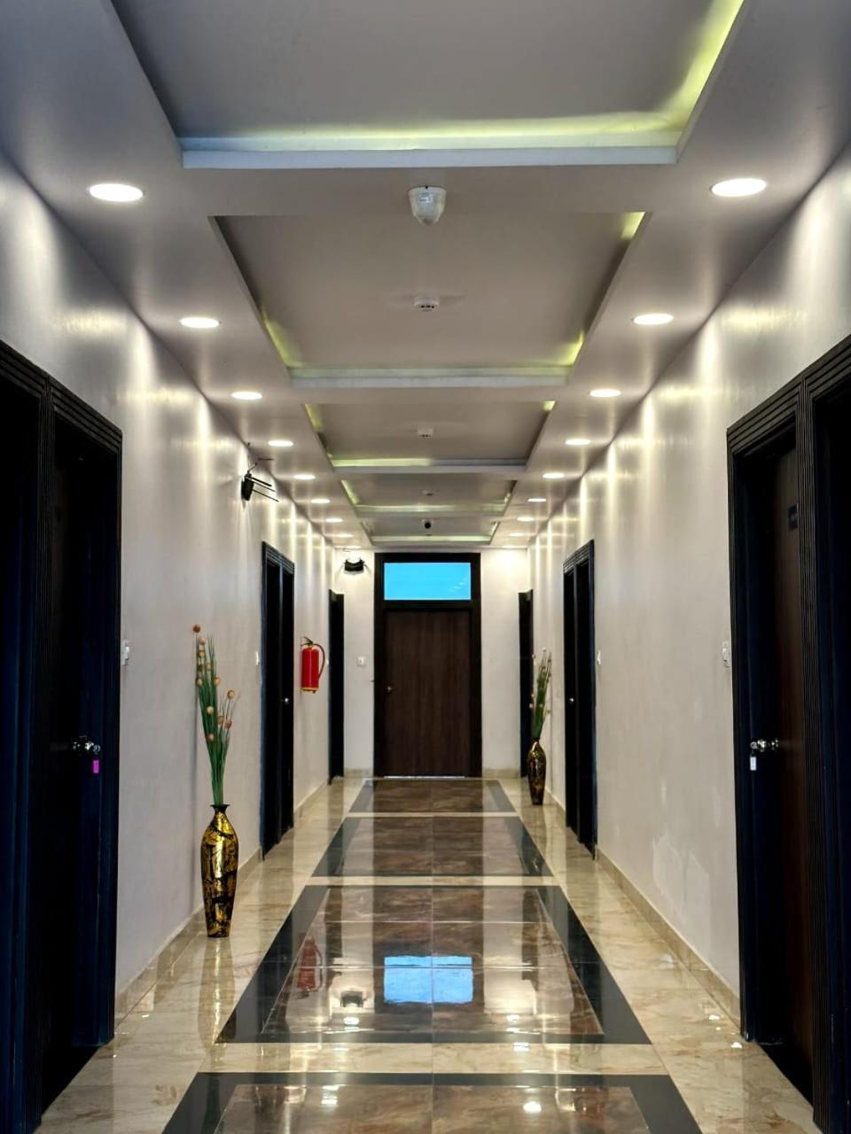 Grand Pearl Hotel & Banquet Lucknow Esterno foto