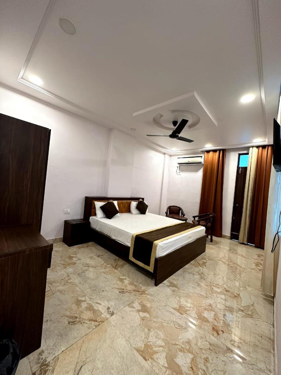 Grand Pearl Hotel & Banquet Lucknow Esterno foto