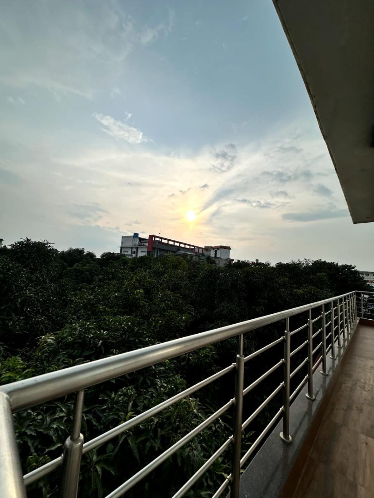 Grand Pearl Hotel & Banquet Lucknow Esterno foto
