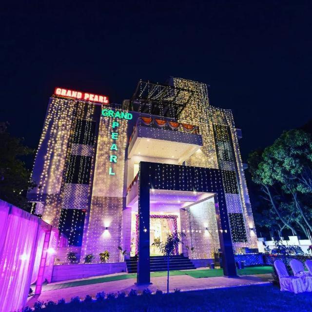 Grand Pearl Hotel & Banquet Lucknow Esterno foto