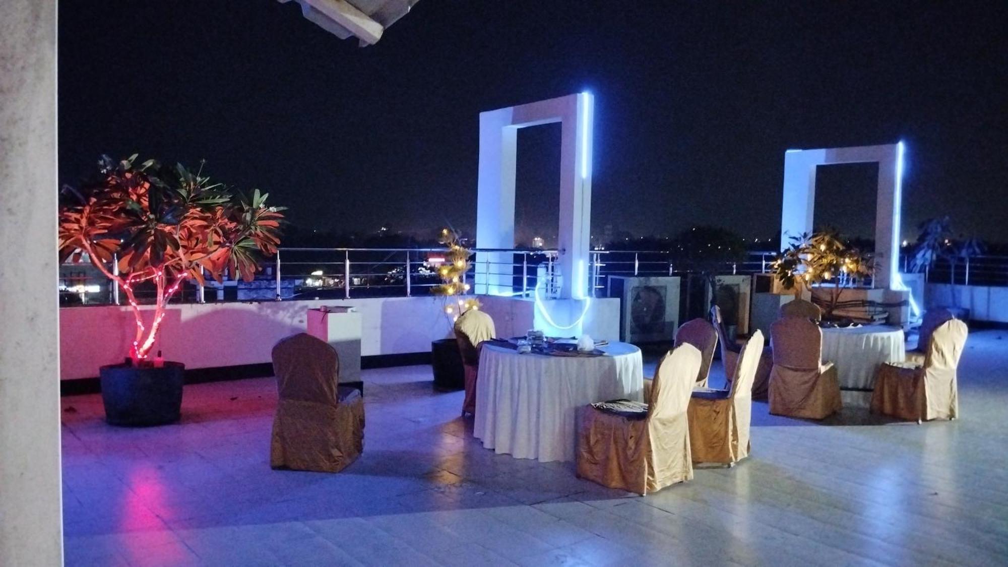 Grand Pearl Hotel & Banquet Lucknow Esterno foto